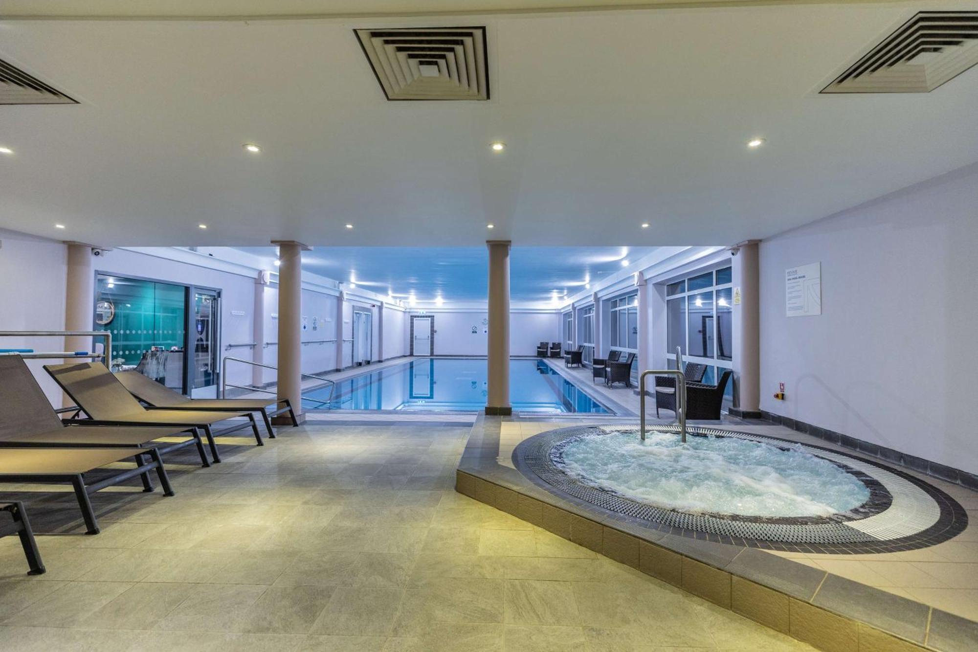 Doubletree By Hilton Cheltenham-Cotswolds Extérieur photo